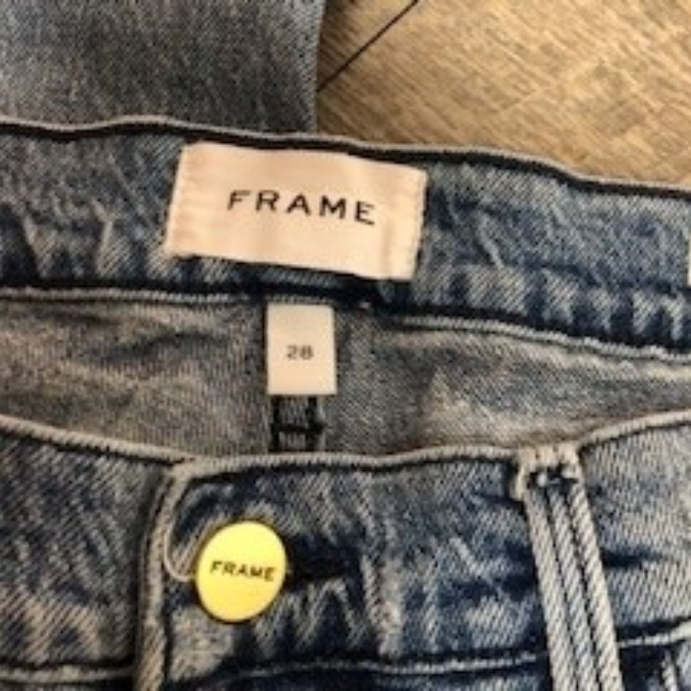 FRAME Distressed jeans